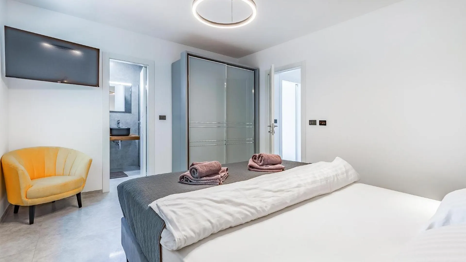4 Bedroom Awesome Home In Fazana