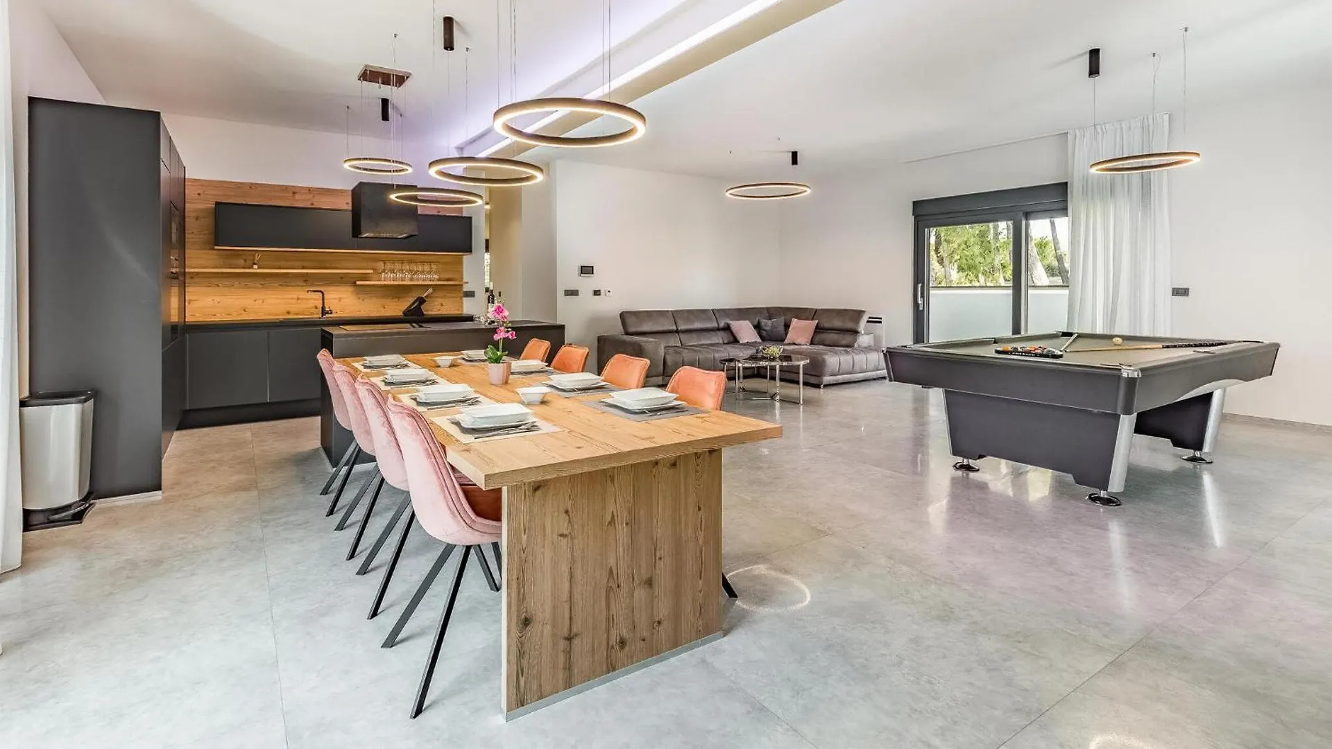 4 Bedroom Awesome Home In Fazana