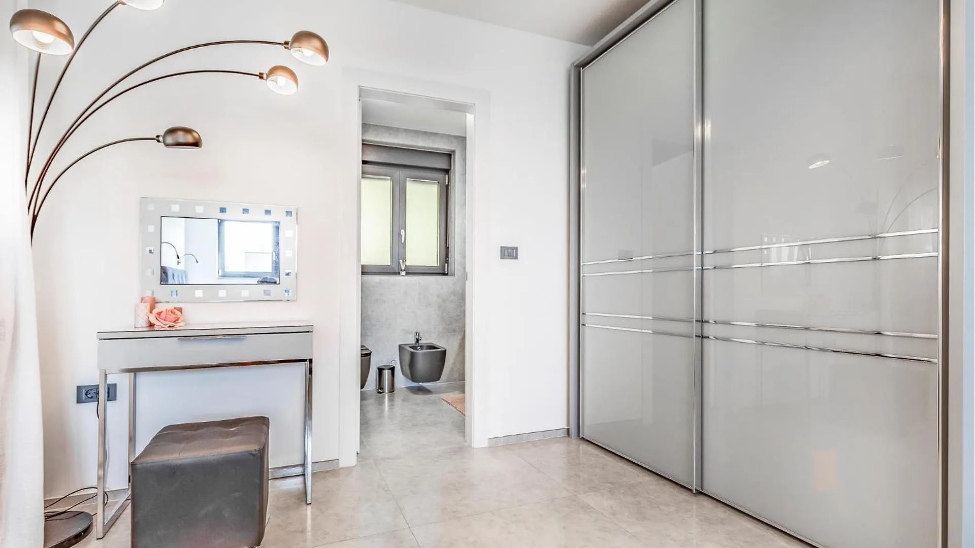 Holiday home 4 Bedroom Awesome Home In Fazana
