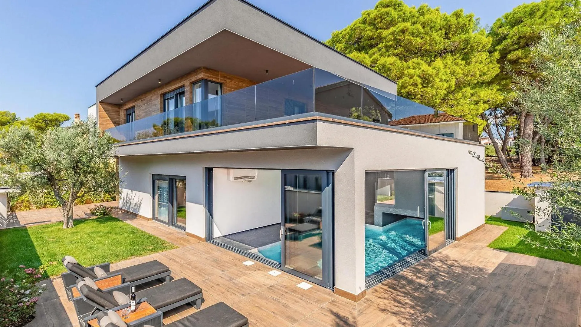 4 Bedroom Awesome Home In Fazana