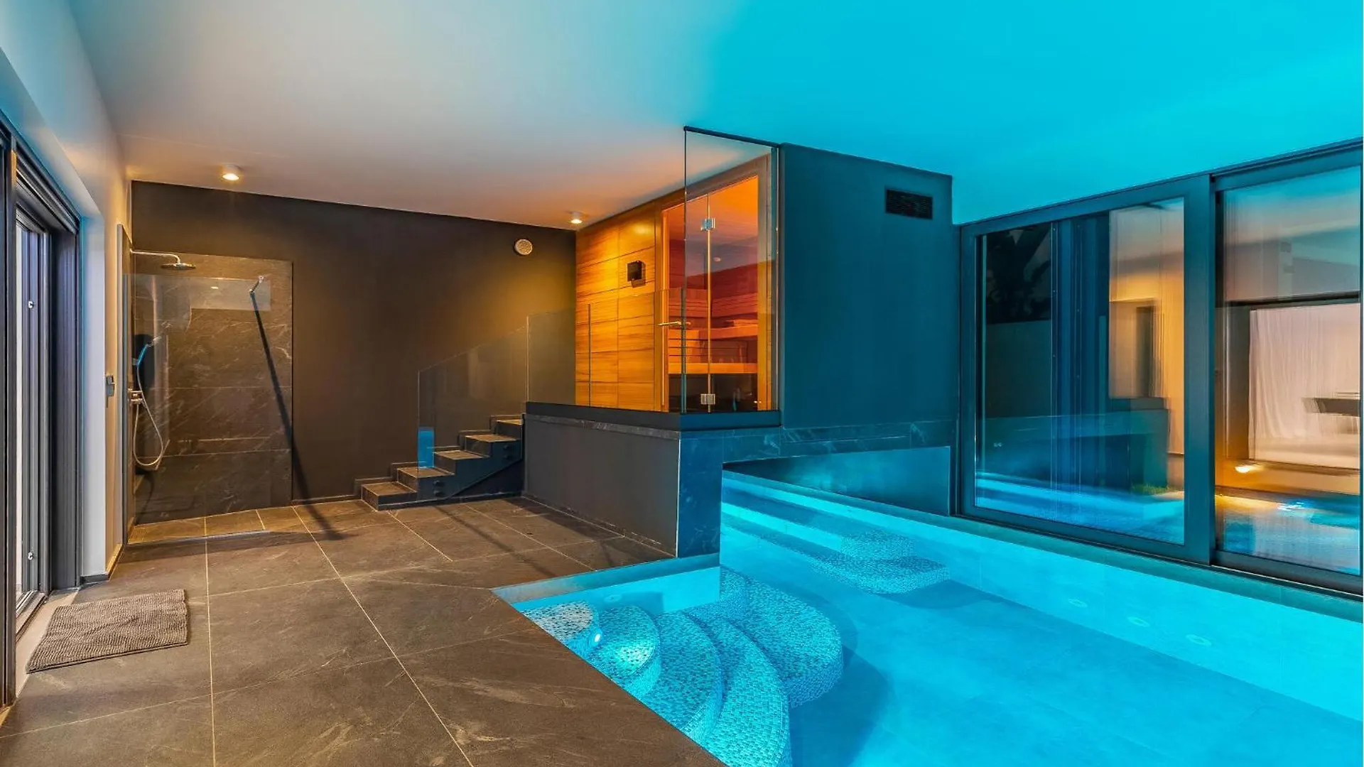 4 Bedroom Awesome Home In Fazana 0*,